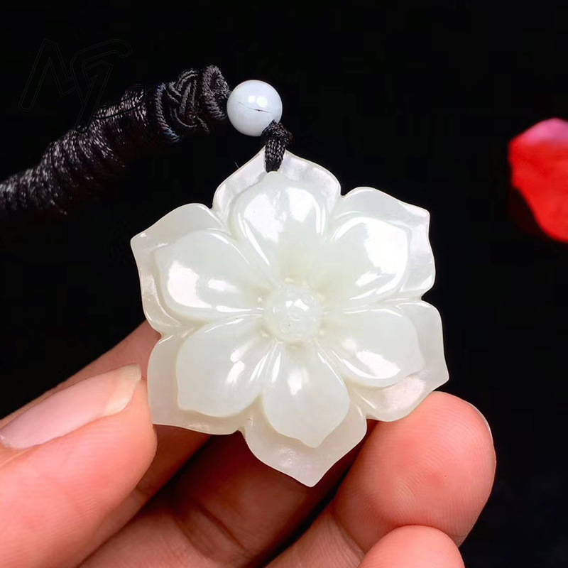 Necklaces - Colgante de flor Pentagonal de Jade